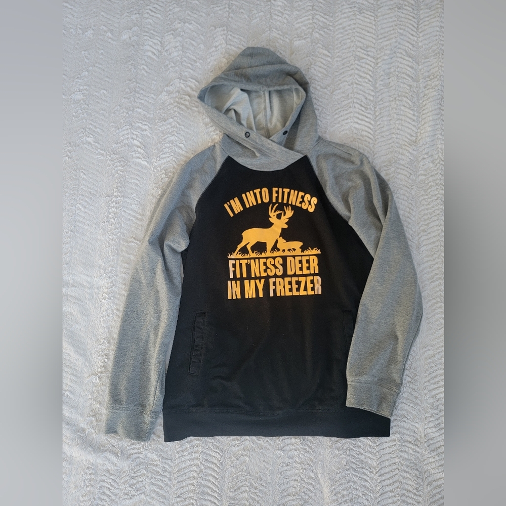 Cute deer hunting hoodie. Worn twice. Sz L